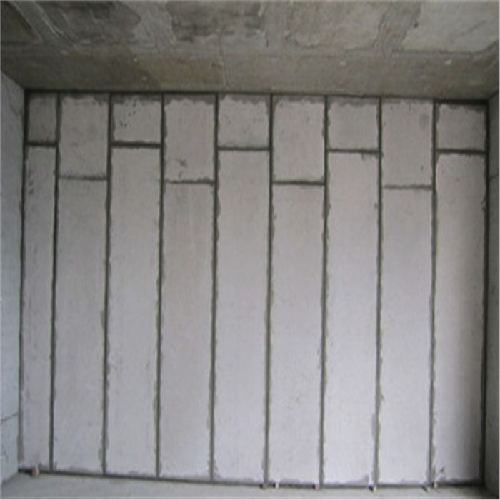 高層住宅內(nèi)墻板現(xiàn)場安裝